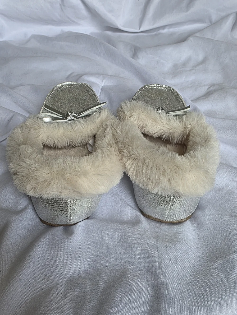 Target Toddler Girls Faux-Fur Silver Slip-On Hard Bottom Slippers Size 10 NWOT